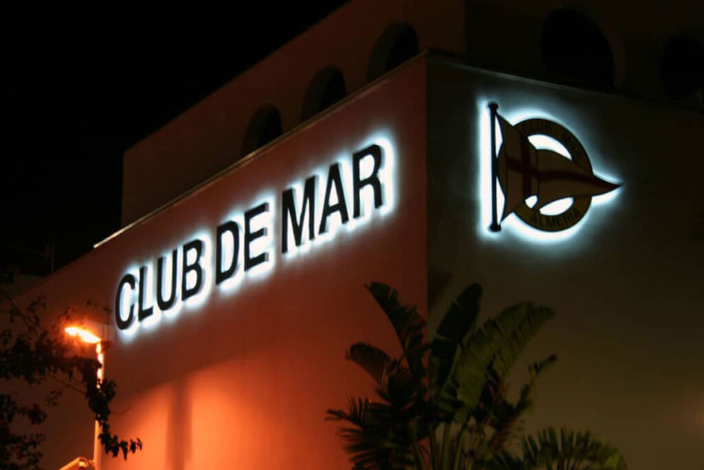 Fachada Club de Mar de Almería
