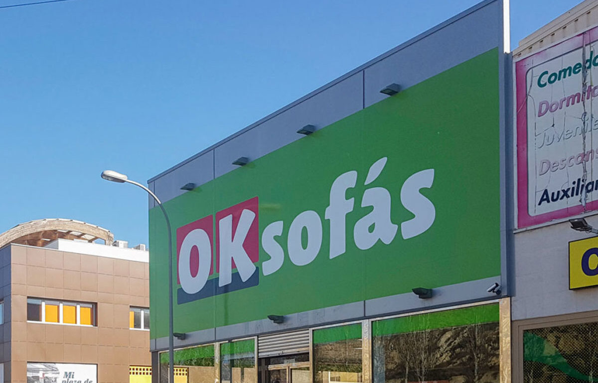 Rotulación fachadas OK Sofás